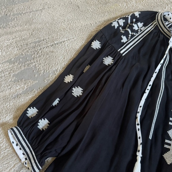 John Mark black white peasant top blouse boho embroidered tassel tie large - Picture 5 of 10